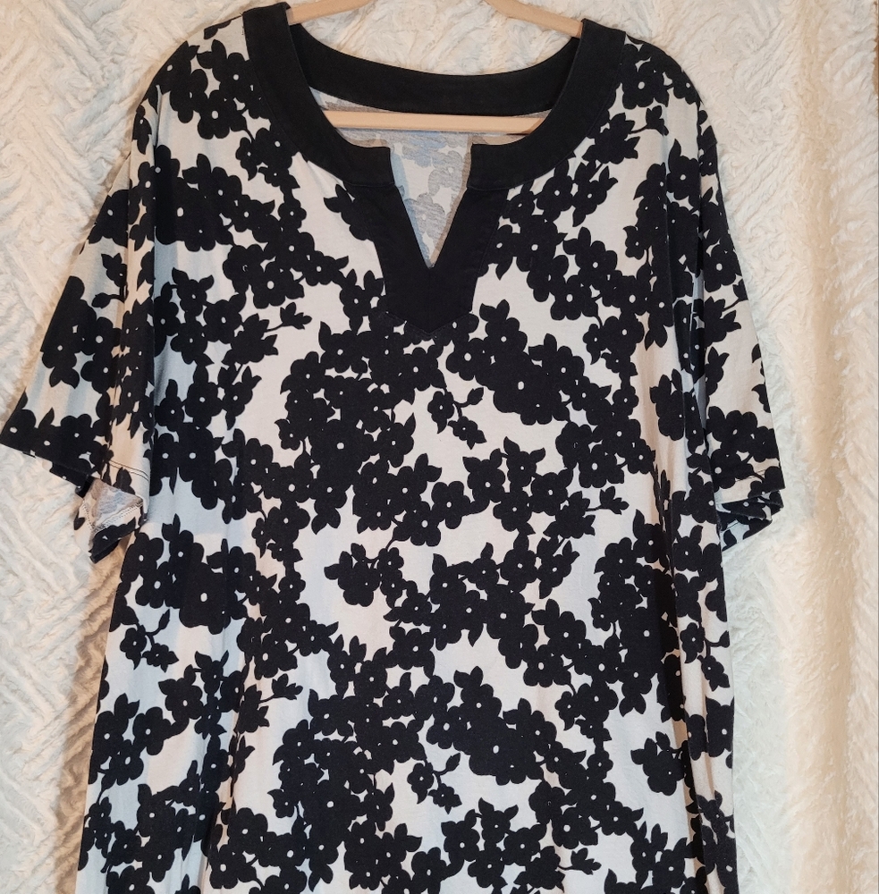 Black and White Floral Top